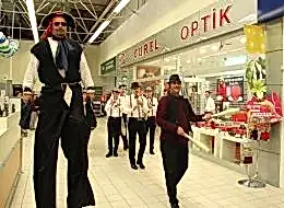 Alışveriş Merkezi Etkinlikleri Tahta Bacak Gösterisi Jonglör Temini İstanbul Organizasyon