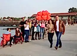 Kırmızı Kalpli Uçan Balonlar ile Evlenme Teklifi Organizasyonu İstanbul