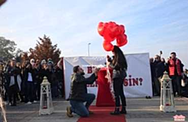 Dev Pankart ile Evlilik Teklifi Organizasyonu Paketi İstanbul Organizasyon