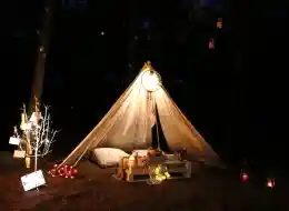 Su Kargısı Üçgen Çadır ve Masa Süsleme İstanbul