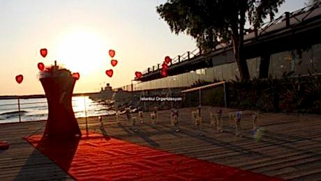Kuşadası İskelede Evlilik Teklifi Organizasyonu İstanbul Organizasyon