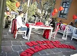 İzmir Uçan Balonlar Eşliğinde Restoranda Evlilik Organizasyonu