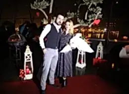 Denizci Fenerleri ve Kırmızı Halı Eşliğinde Restoranda Evlilik Teklifi Organizasyonu