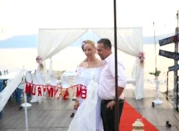 Romantik Evlilik Teklifi Organizasyonunda Fotoğrafların İncelendiği Anlar