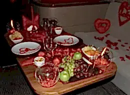 Atıştırmalıklar ve Masa Süsleme Detayları