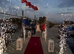 Yer Volkanları Eşliğinde Tekneye Giriş