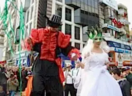 Tahta Bacaklı Gösterisi İstanbul
